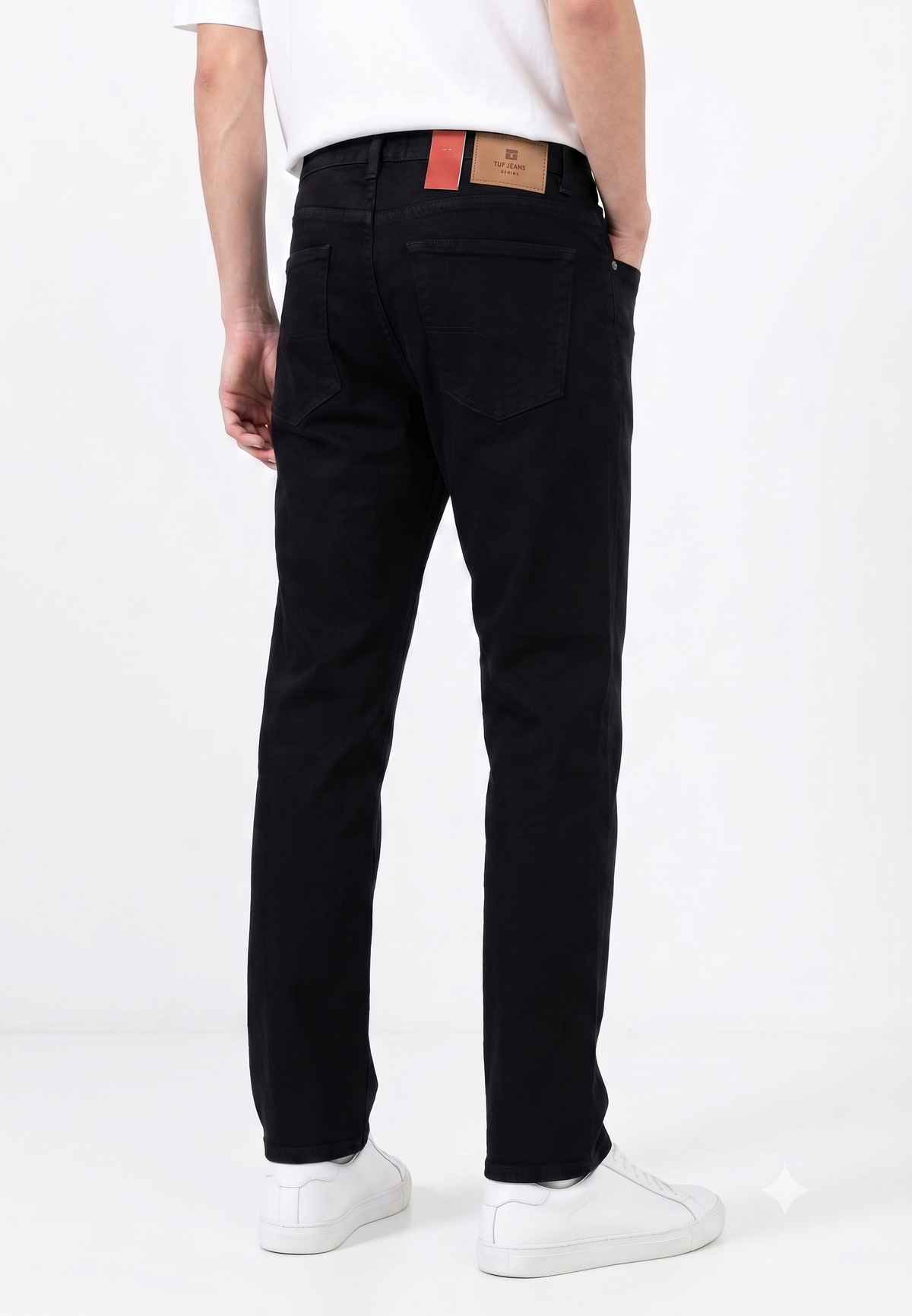 STRAIGHT FIT BLACK JEANS