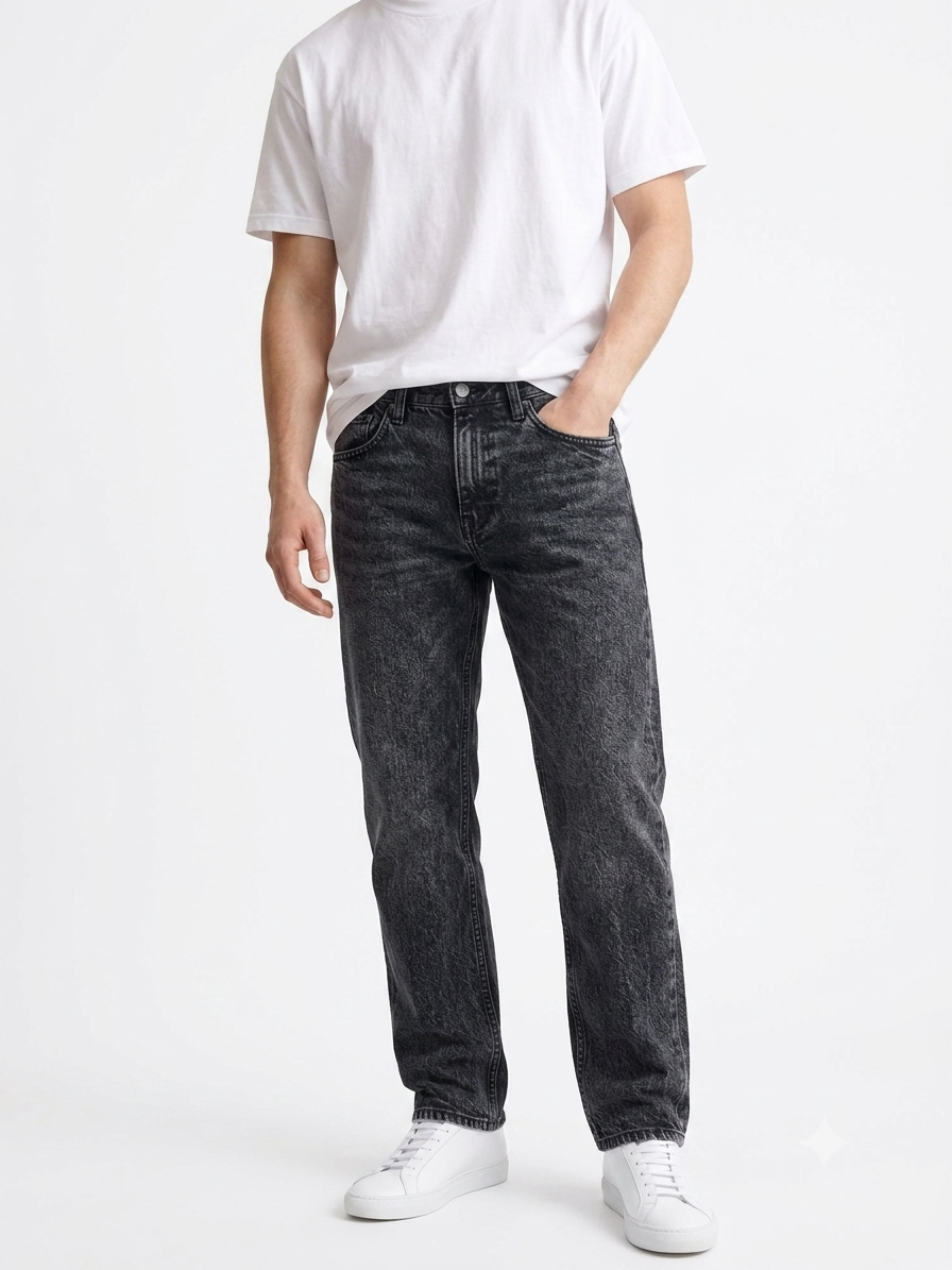 STRAIGHT FIT BLACK JEANS