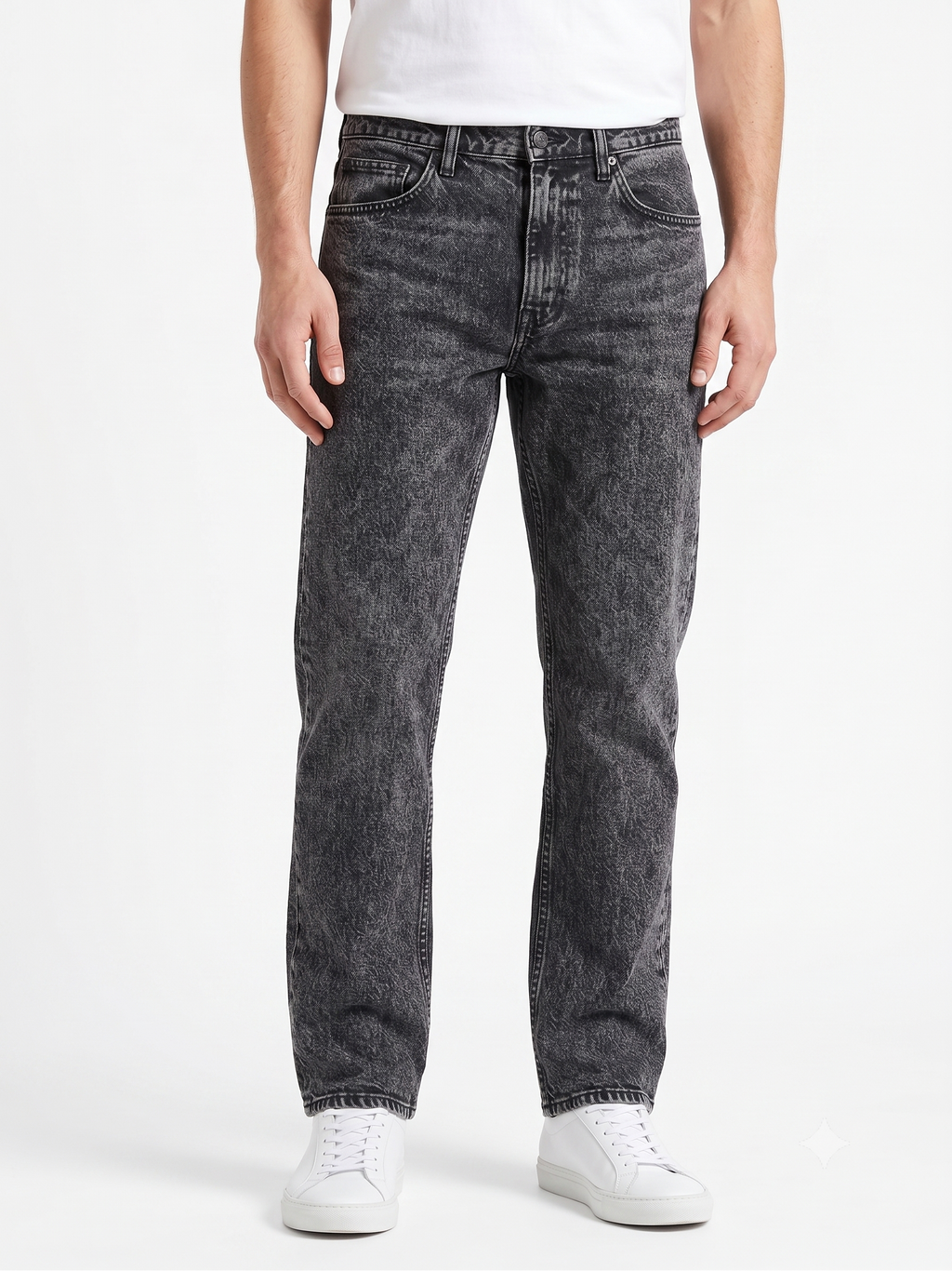 STRAIGHT FIT BLACK JEANS