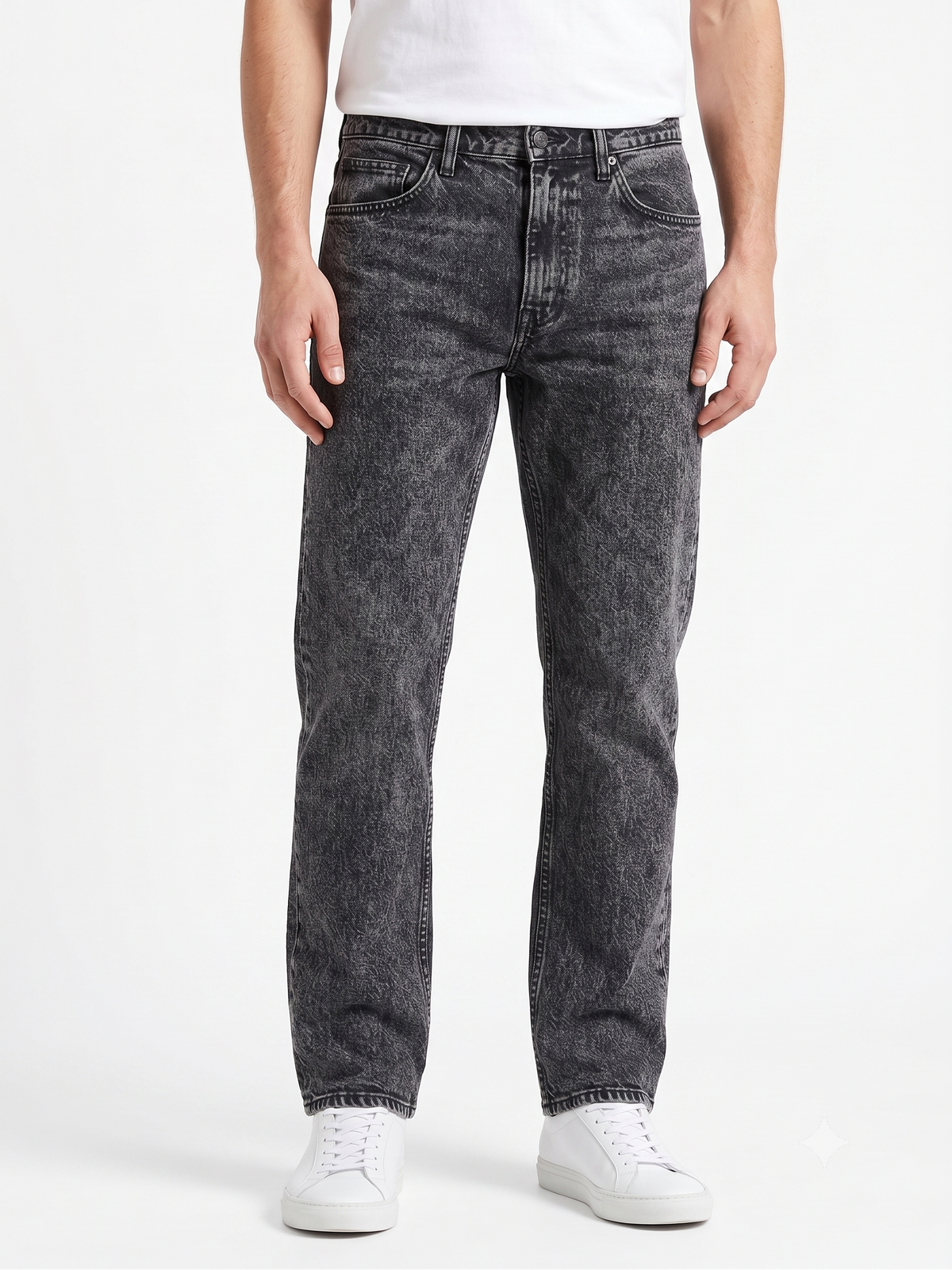 STRAIGHT FIT BLACK JEANS